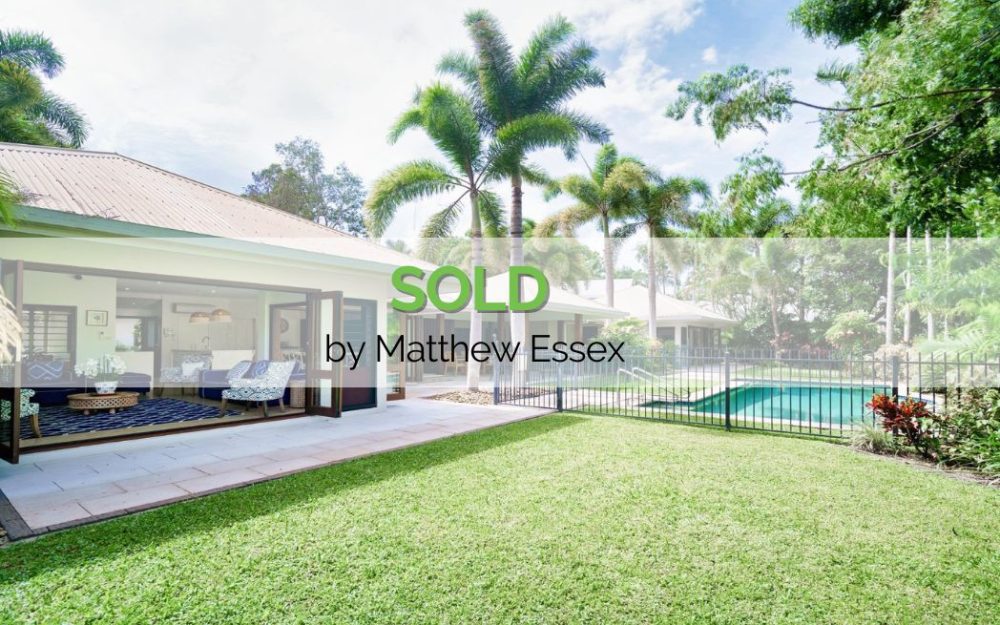 IMPRESSIVE PAVILION HOME ON THE GOLF COURSE