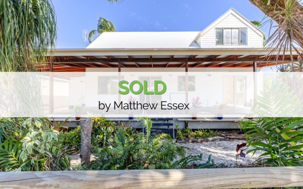 Bespoke Coastal Living – Just 300m from the Beach