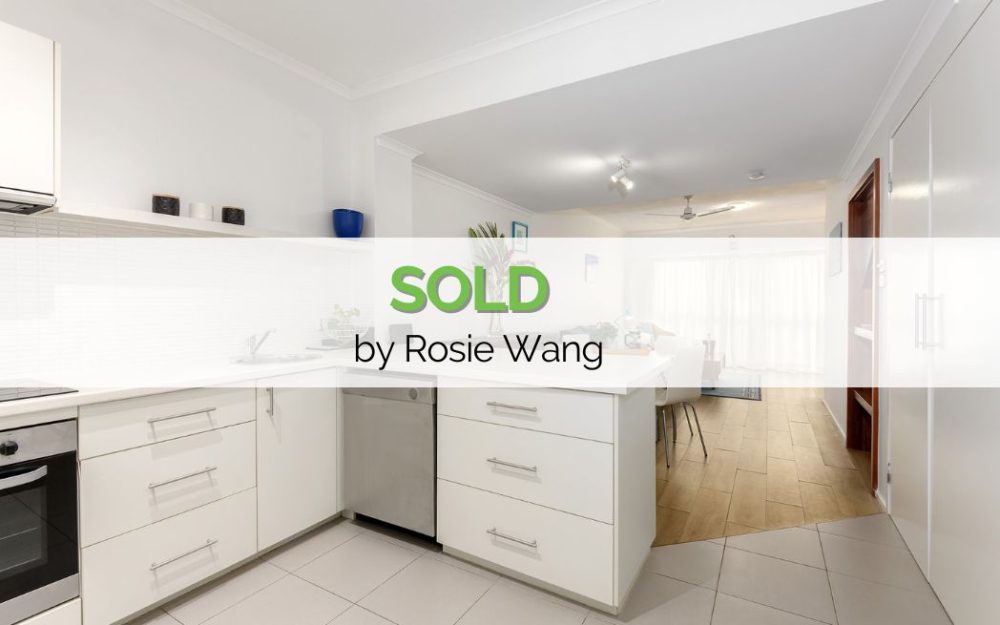 SPACIOUS, LOW BODY CORPS, PET FRIENDLY AND CLOSE TO BEACH & TOWN! – TICK TICK TICK  2 BD 2BTH RESIDENTIAL TOWNHOUSE