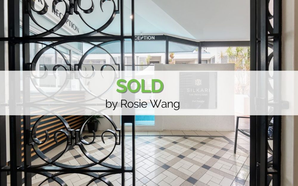 RARE, CENTRALLY LOCATED, SPACIOUS, DUAL KEY APARTMENT IN BOUTIQUE RESORT ON MAIN STREET