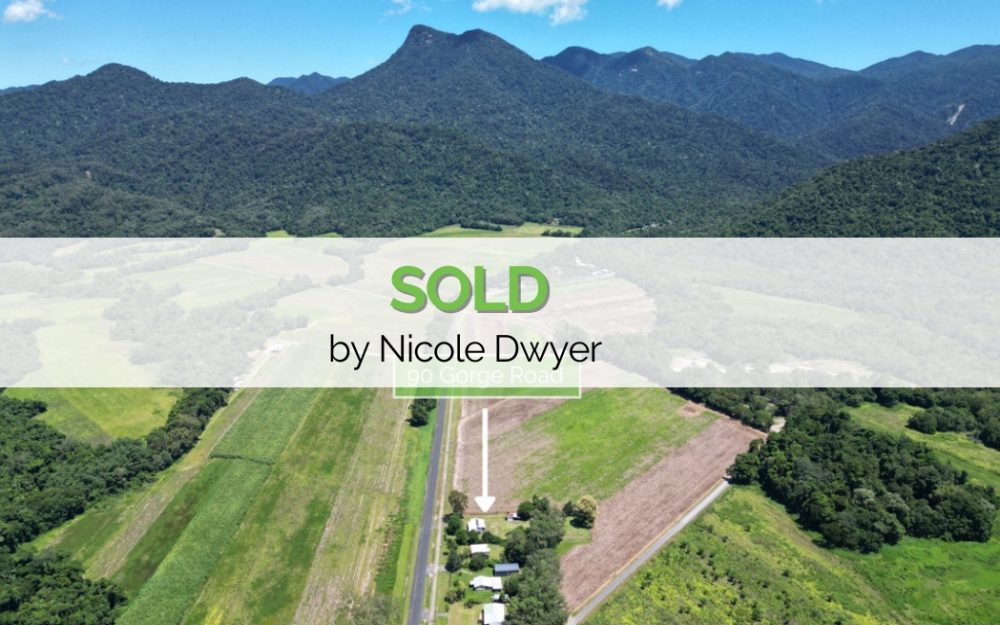 ACREAGE WITH VIEWS – TOWN AT YOUR FINGERTIPS